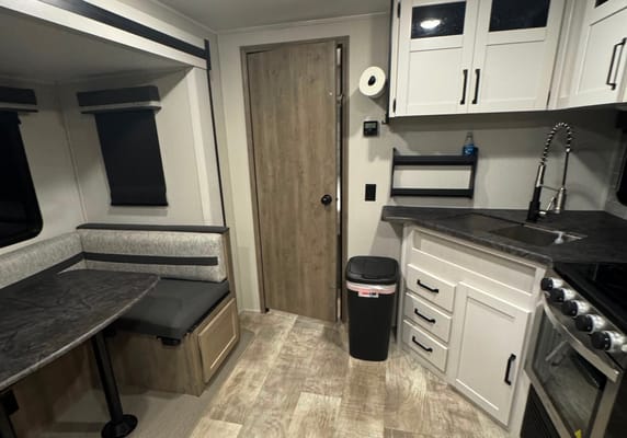 Brand New Palomino Puma 31QBBH Travel Trailer