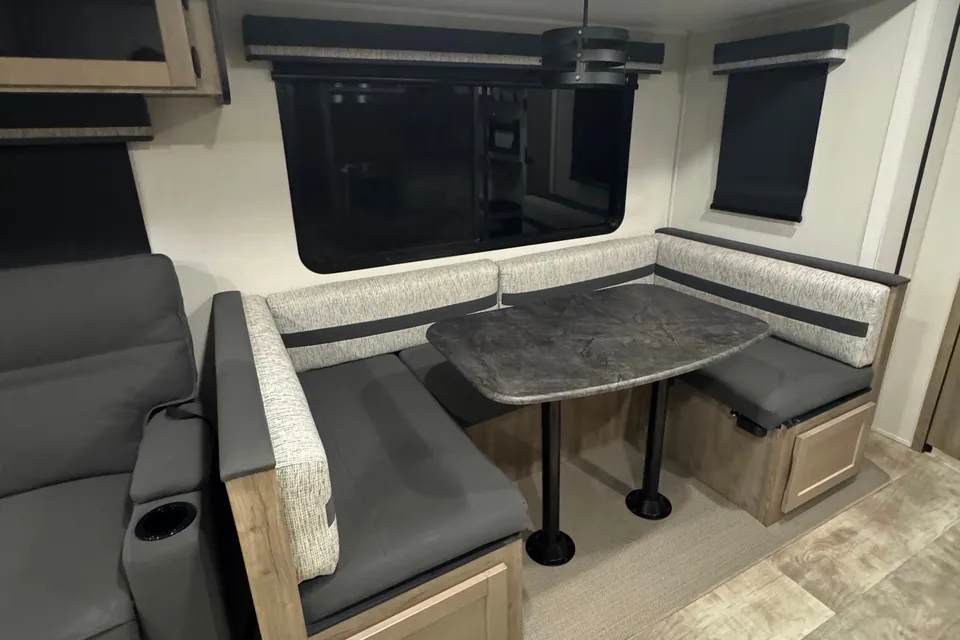 Brand New Palomino Puma 31QBBH Travel Trailer