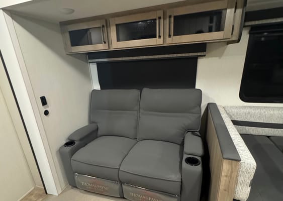Brand New Palomino Puma 31QBBH Travel Trailer