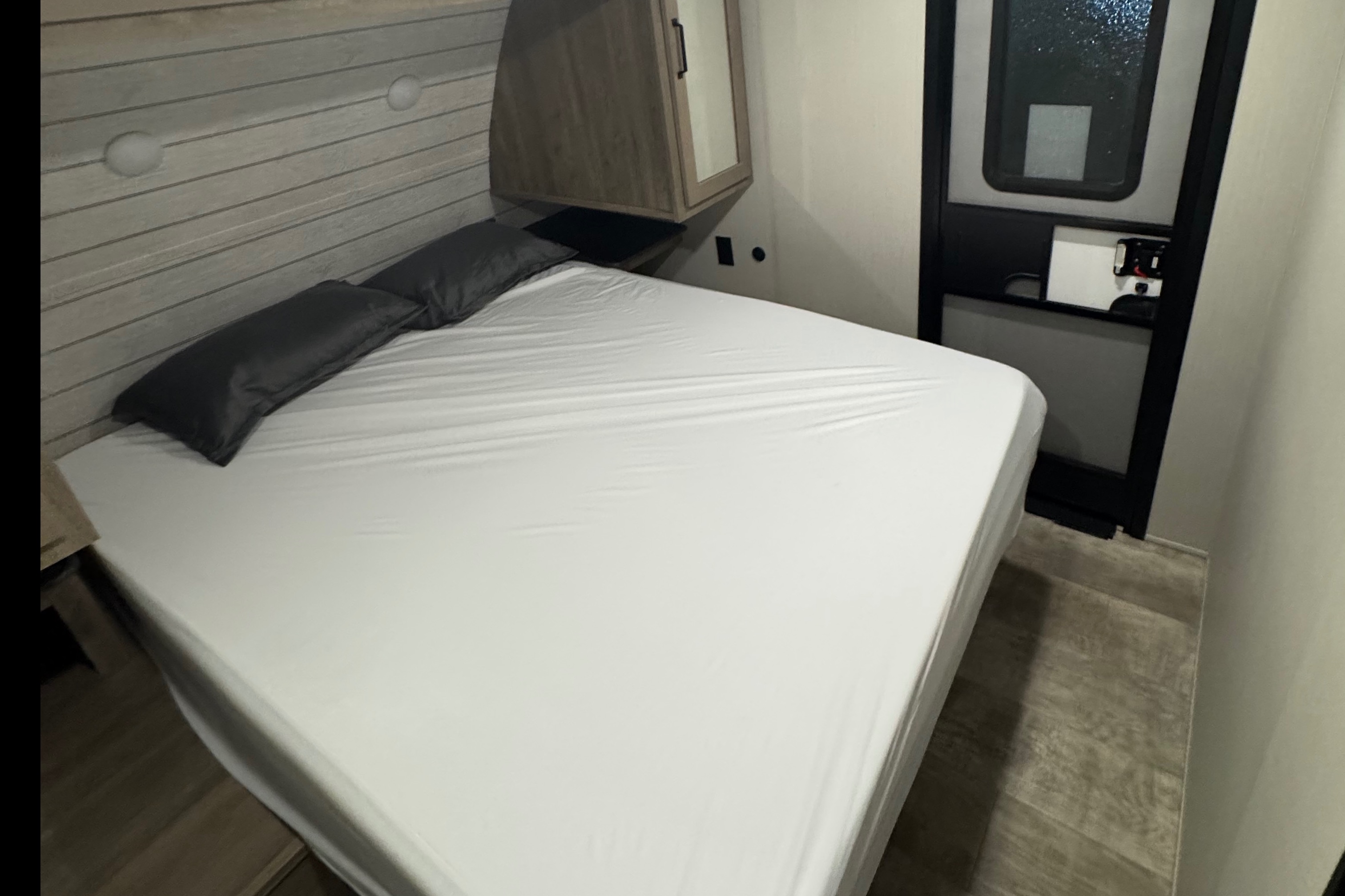 Brand New Palomino Puma 31QBBH Travel Trailer