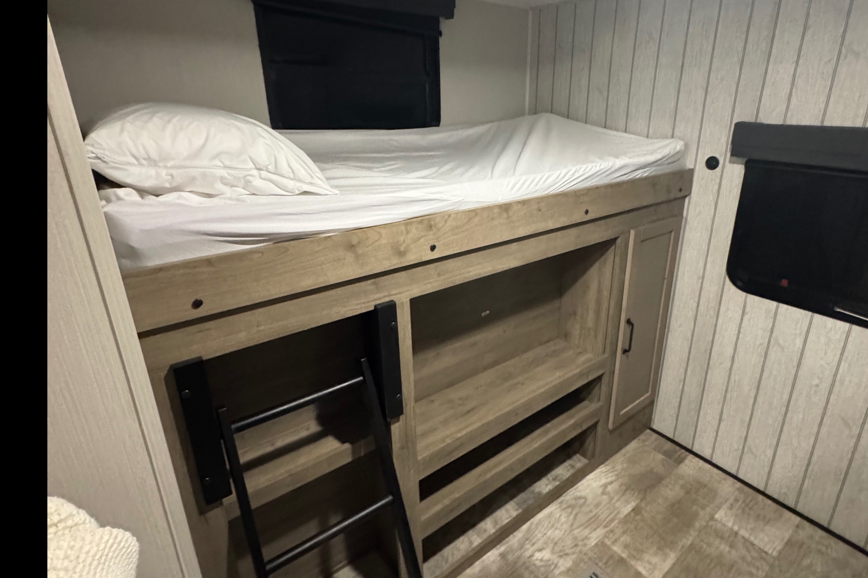 Brand New Palomino Puma 31QBBH Travel Trailer