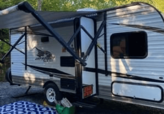 Clean, Family and Pet Friendly JayFlight SLX Travel Trailer