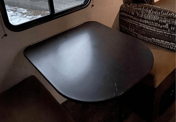 Clean, Family and Pet Friendly JayFlight SLX Travel Trailer