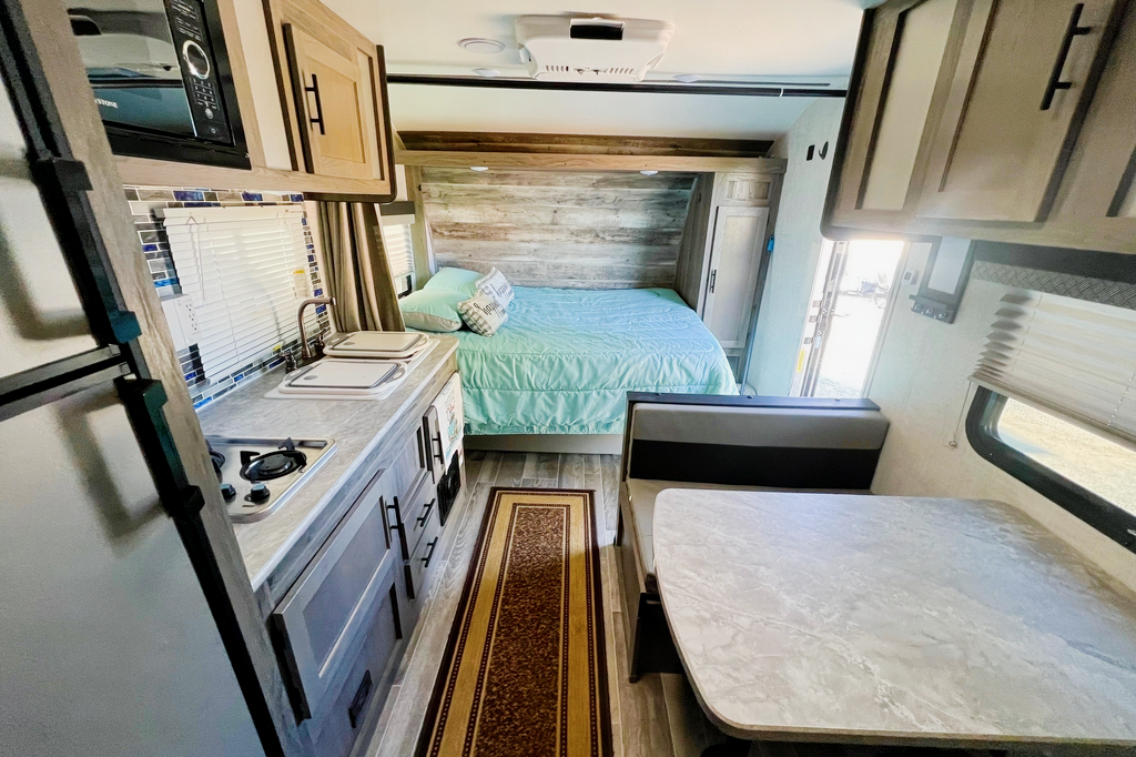 William's Gulf Stream Conquest 197BH Travel Trailer