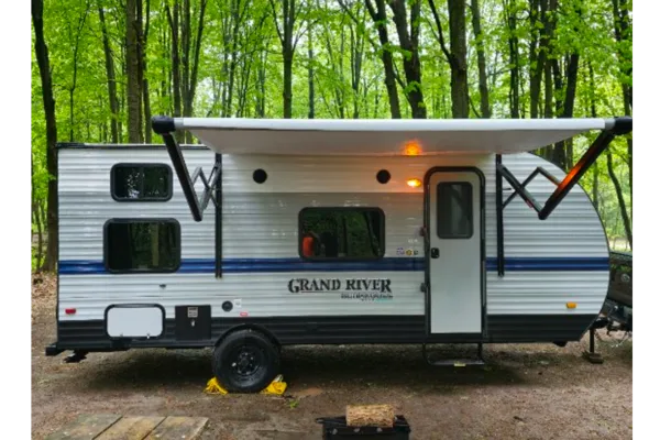 New Grand River 22MB Travel Trailer