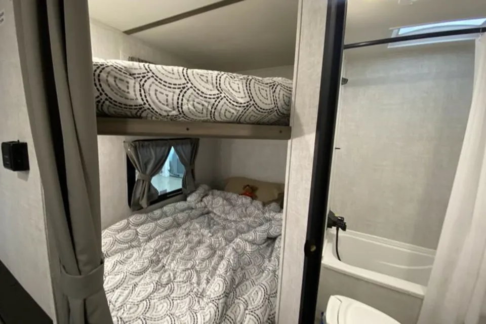 New Grand River 22MB Travel Trailer