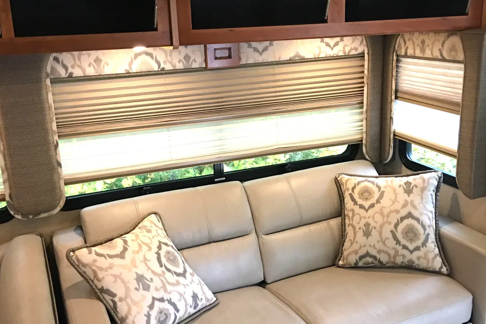 Goody's RV - Beautiful Fleetwood Bounder