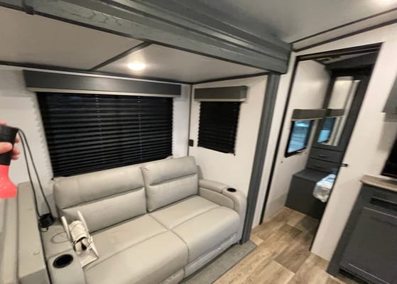 ❤️✅We deliver & Set-Up! Loaded! Sleeps 10! 2022 Keystone Bullet Ultralite 287QBS