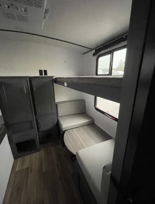 ❤️✅We deliver & Set-Up! Loaded! Sleeps 10! 2022 Keystone Bullet Ultralite 287QBS