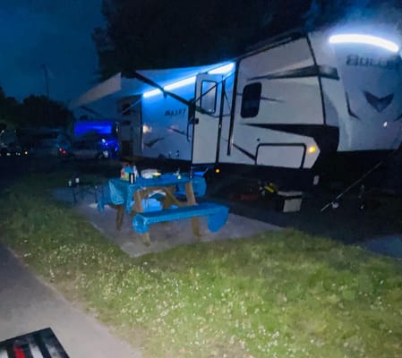 ❤️✅We deliver & Set-Up! Loaded! Sleeps 10! 2022 Keystone Bullet Ultralite 287QBS