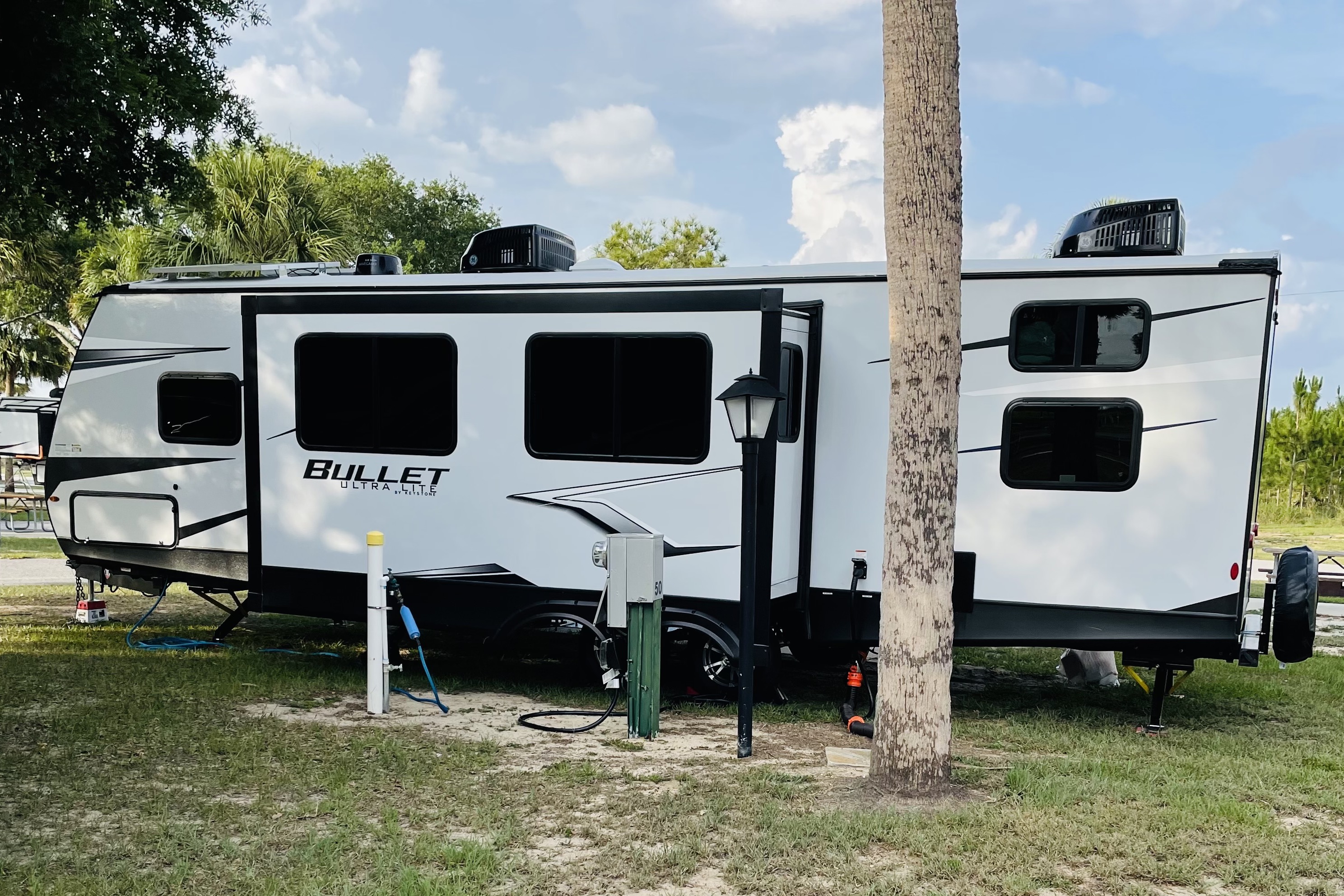 ❤️✅We deliver & Set-Up! Loaded! Sleeps 10! 2022 Keystone Bullet Ultralite 287QBS