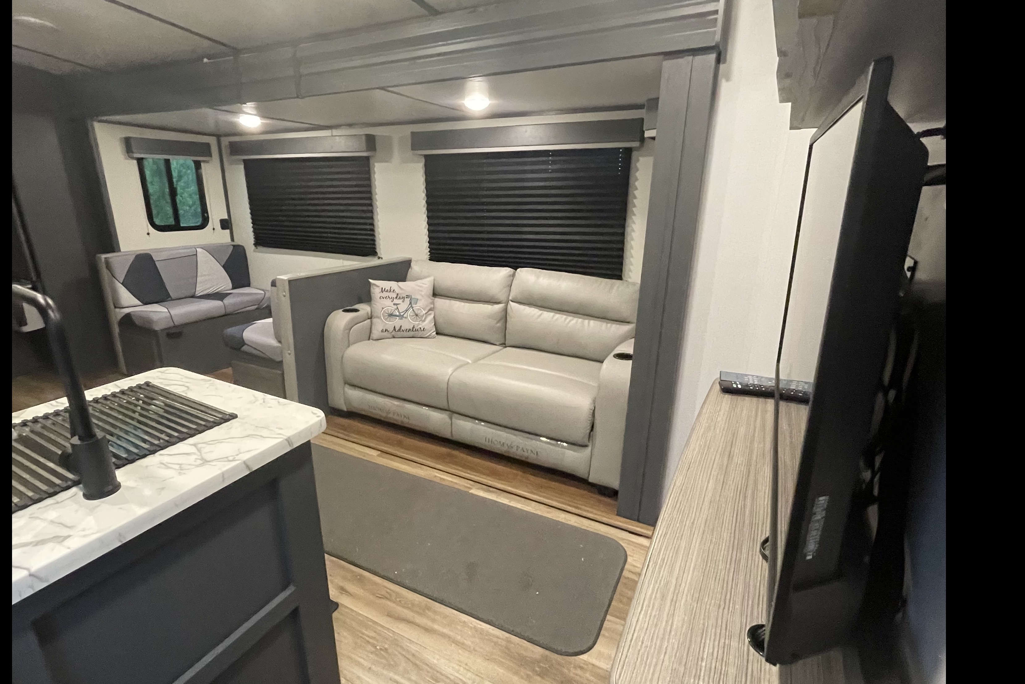❤️✅We deliver & Set-Up! Loaded! Sleeps 10! 2022 Keystone Bullet Ultralite 287QBS