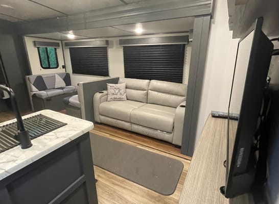 ❤️✅We deliver & Set-Up! Loaded! Sleeps 10! 2022 Keystone Bullet Ultralite 287QBS