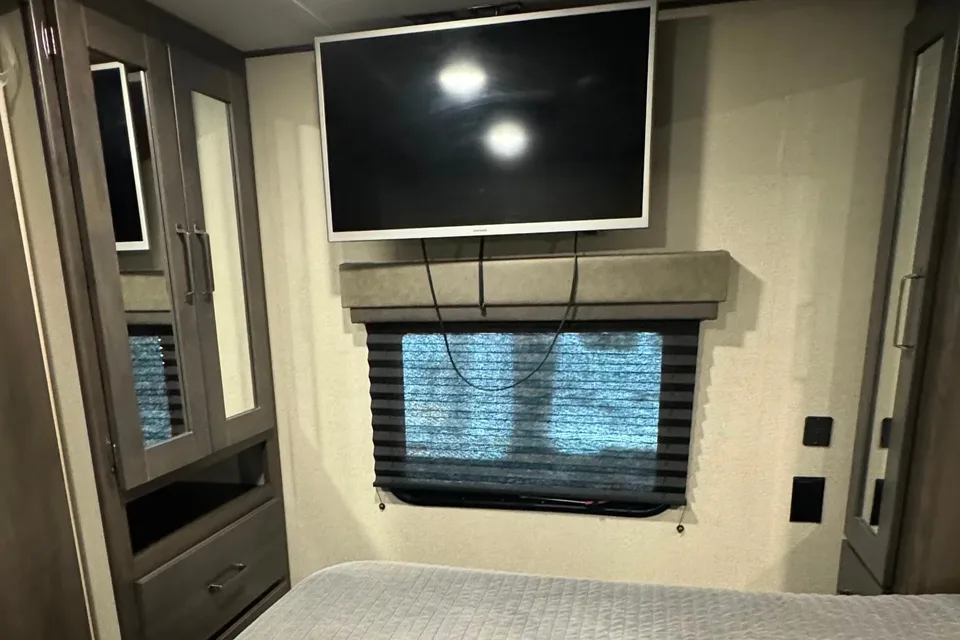 Leon’s Grand Design Transend 315BH 36FT Travel Trailer