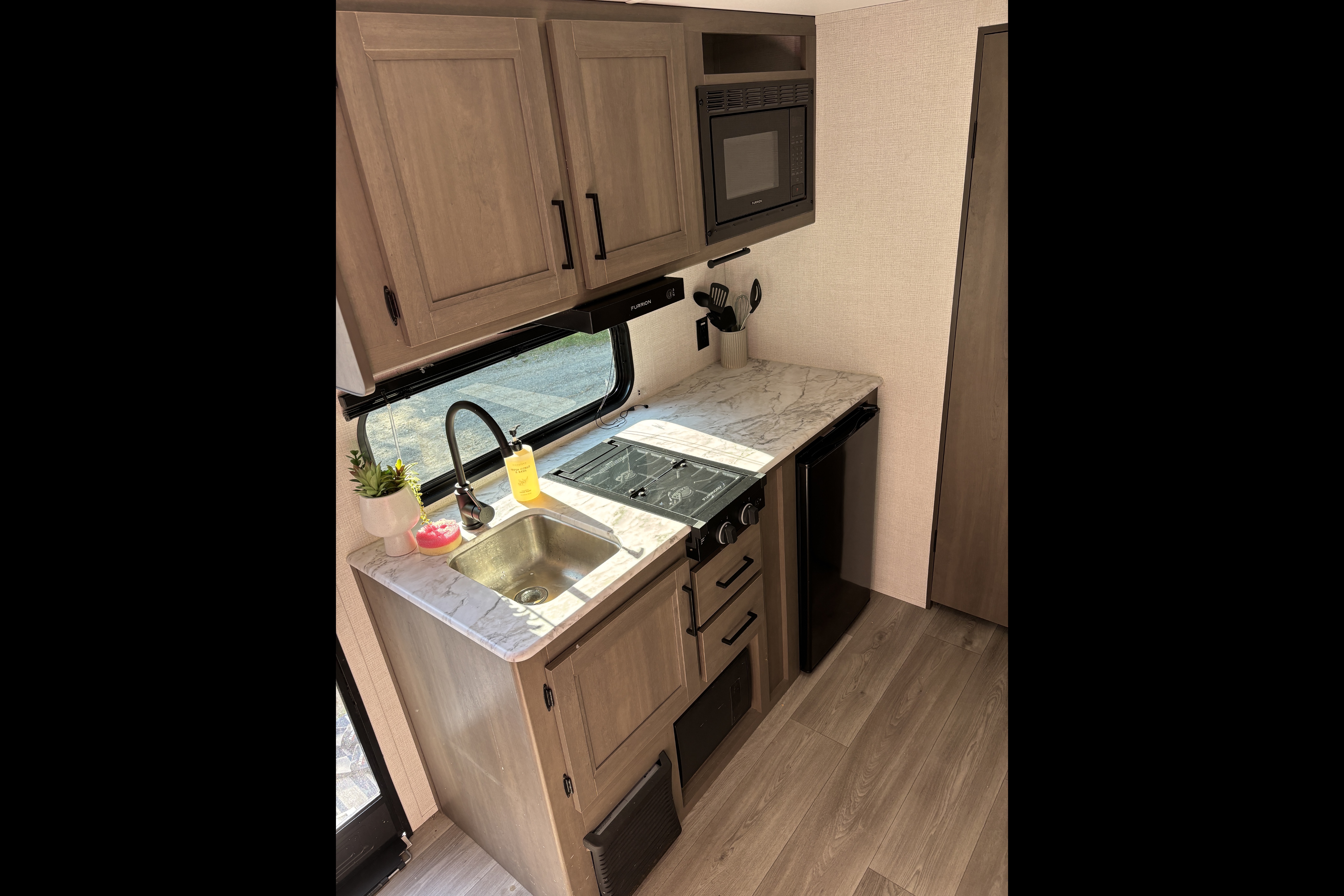 2025 Grand Design Transcend 151BH Travel Trailer