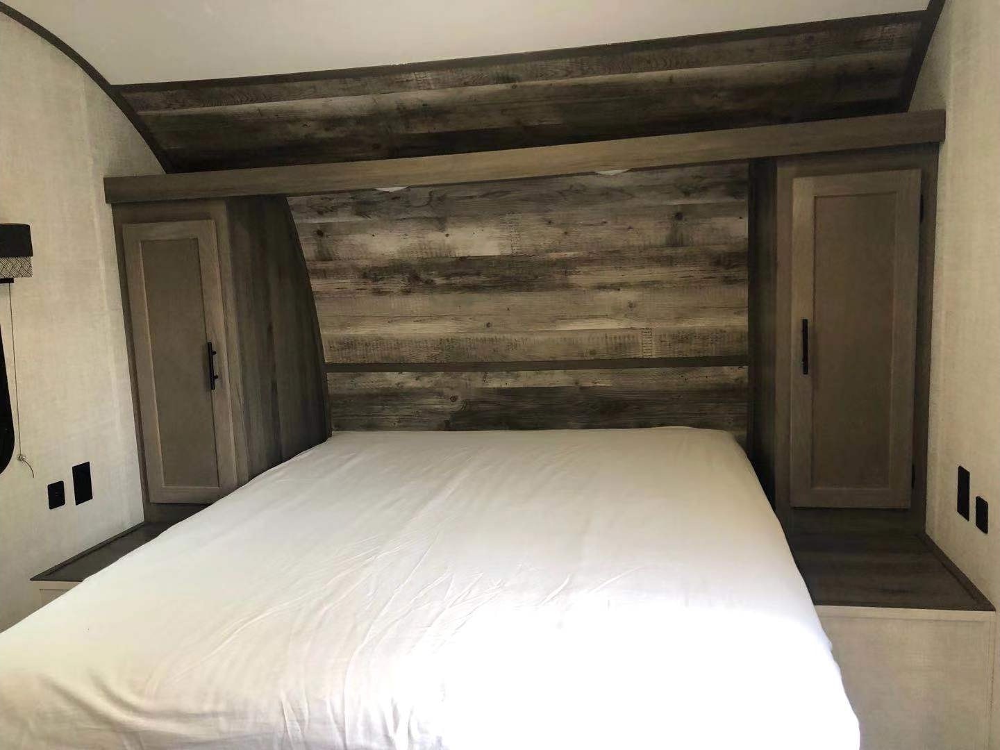 Grand Travel Trailer