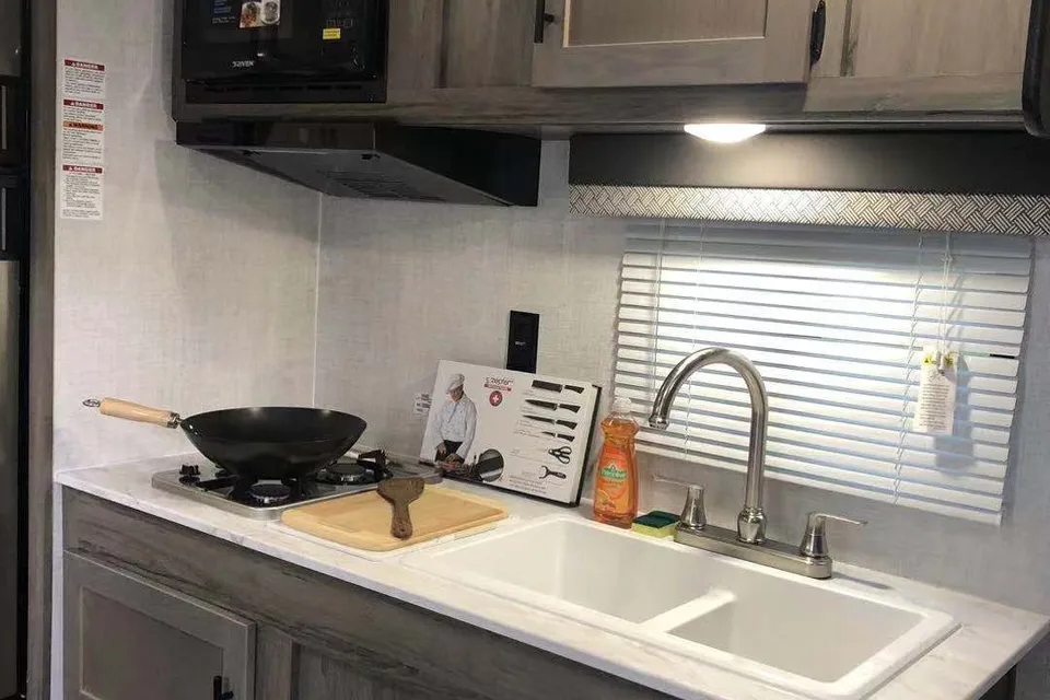 Grand Travel Trailer