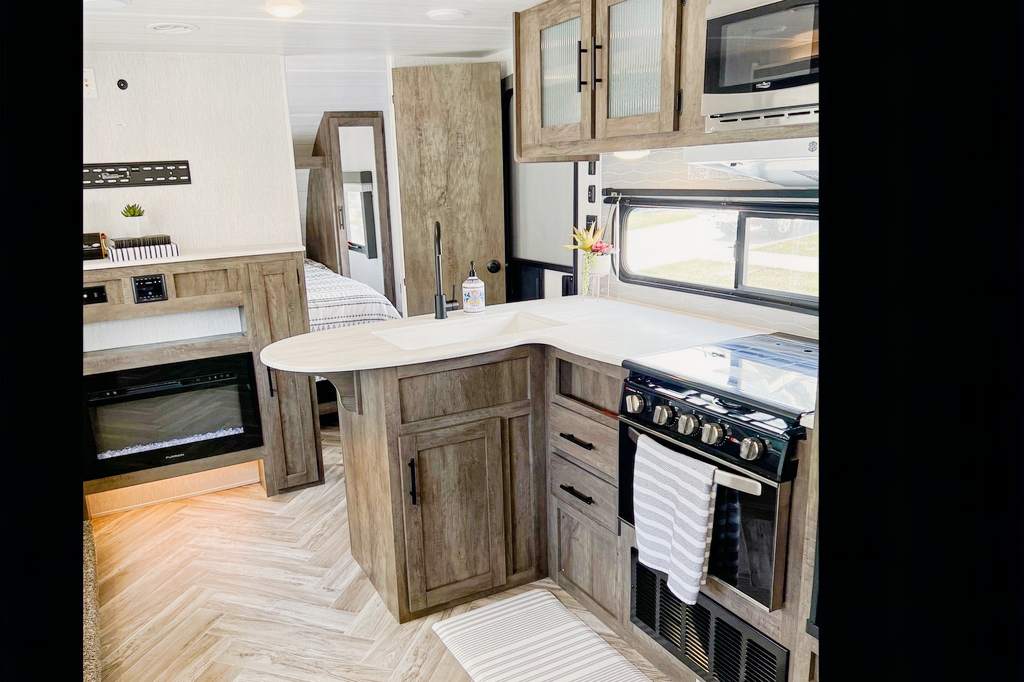  Forest River Wildwood X-Lite Travel Trailer