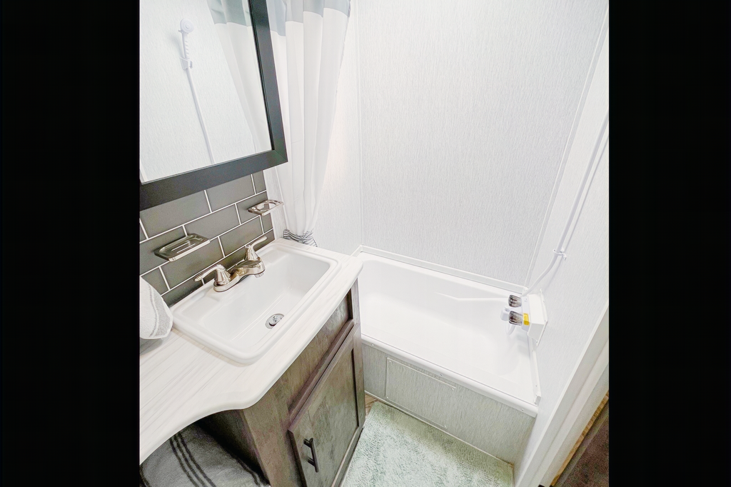  Forest River Wildwood X-Lite Travel Trailer