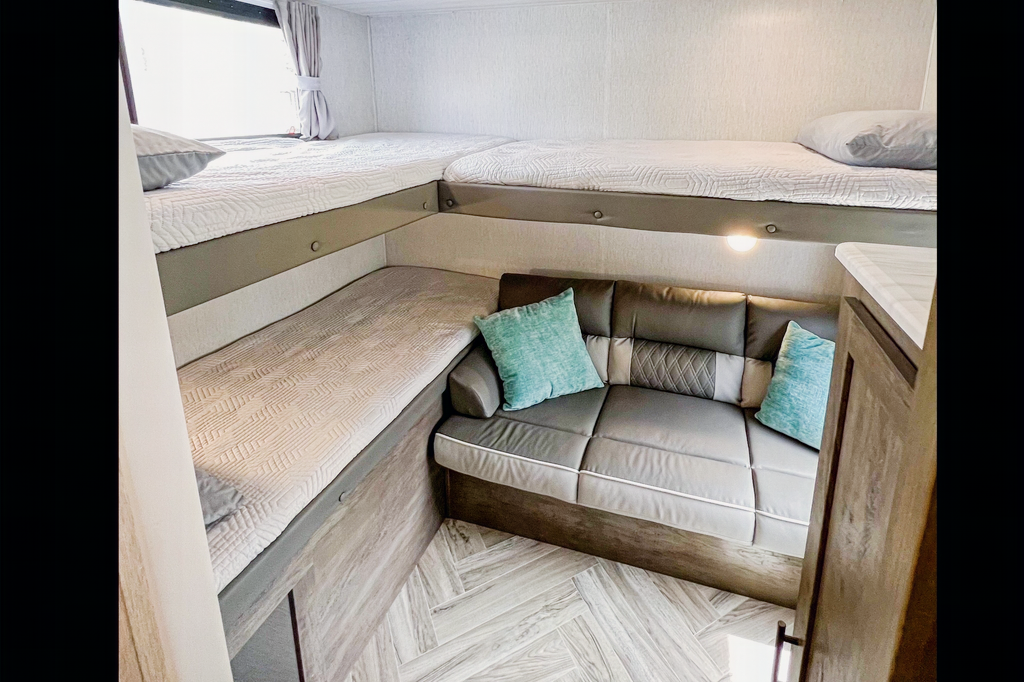  Forest River Wildwood X-Lite Travel Trailer