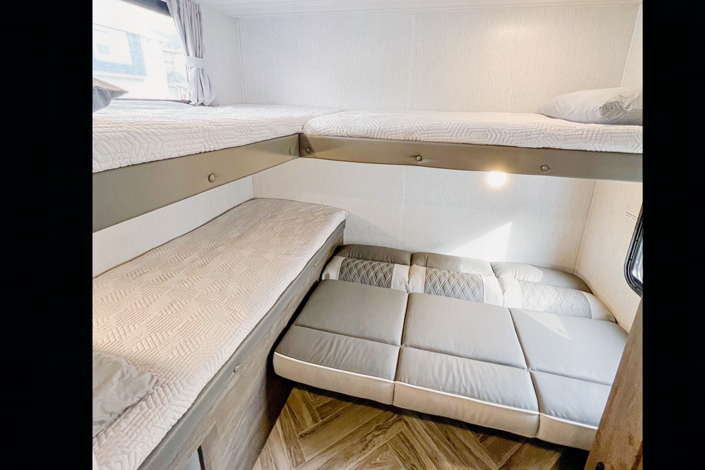  Forest River Wildwood X-Lite Travel Trailer