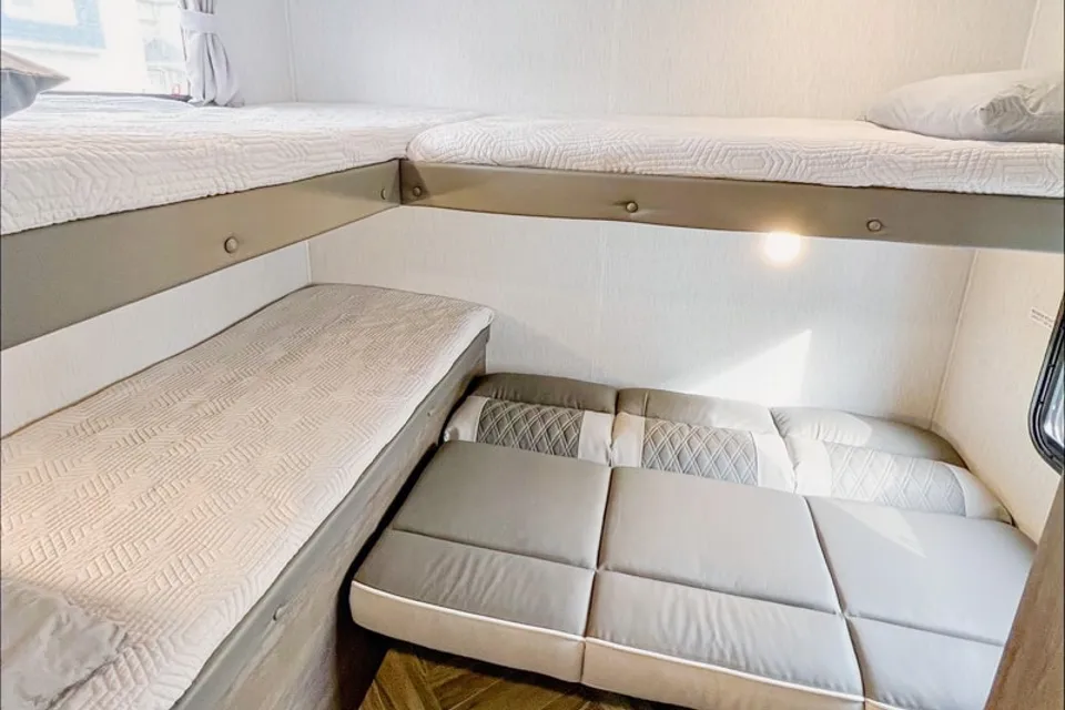  Forest River Wildwood X-Lite Travel Trailer