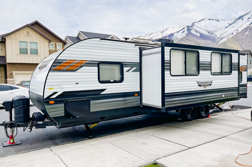  Forest River Wildwood X-Lite Travel Trailer