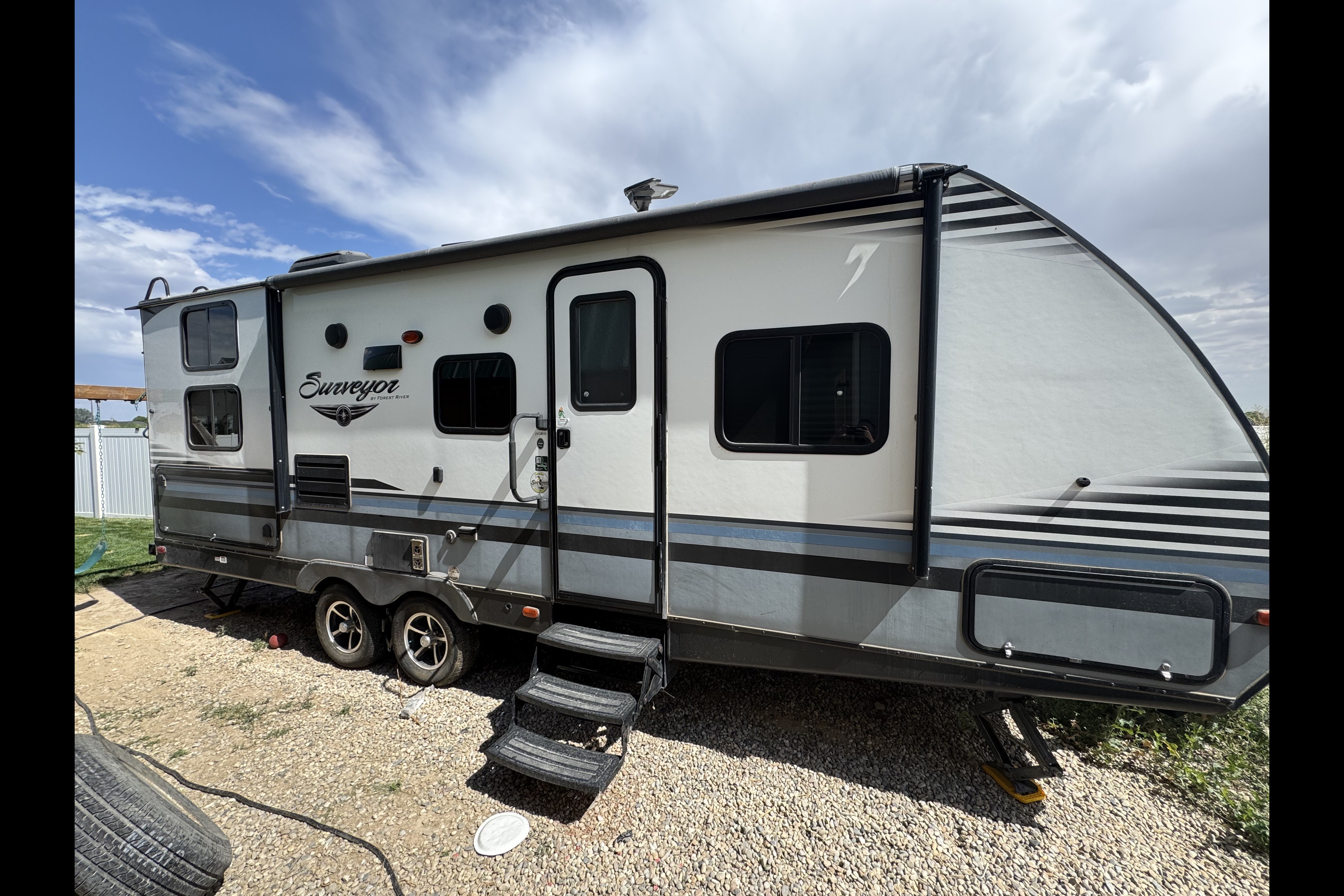 Forest River Surveyor 245BHS