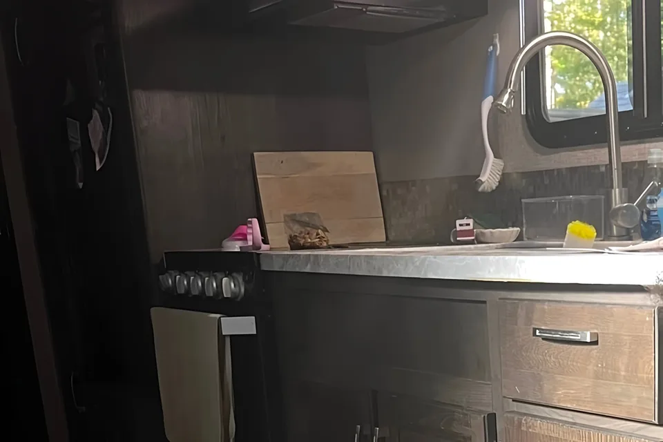 Horton Family Jayco Jay Feather 23BHM Travel Trailer