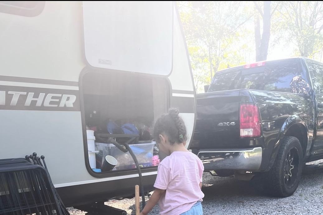 Horton Family Jayco Jay Feather 23BHM Travel Trailer