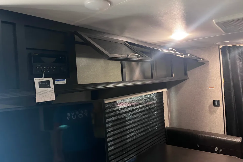 Horton Family Jayco Jay Feather 23BHM Travel Trailer