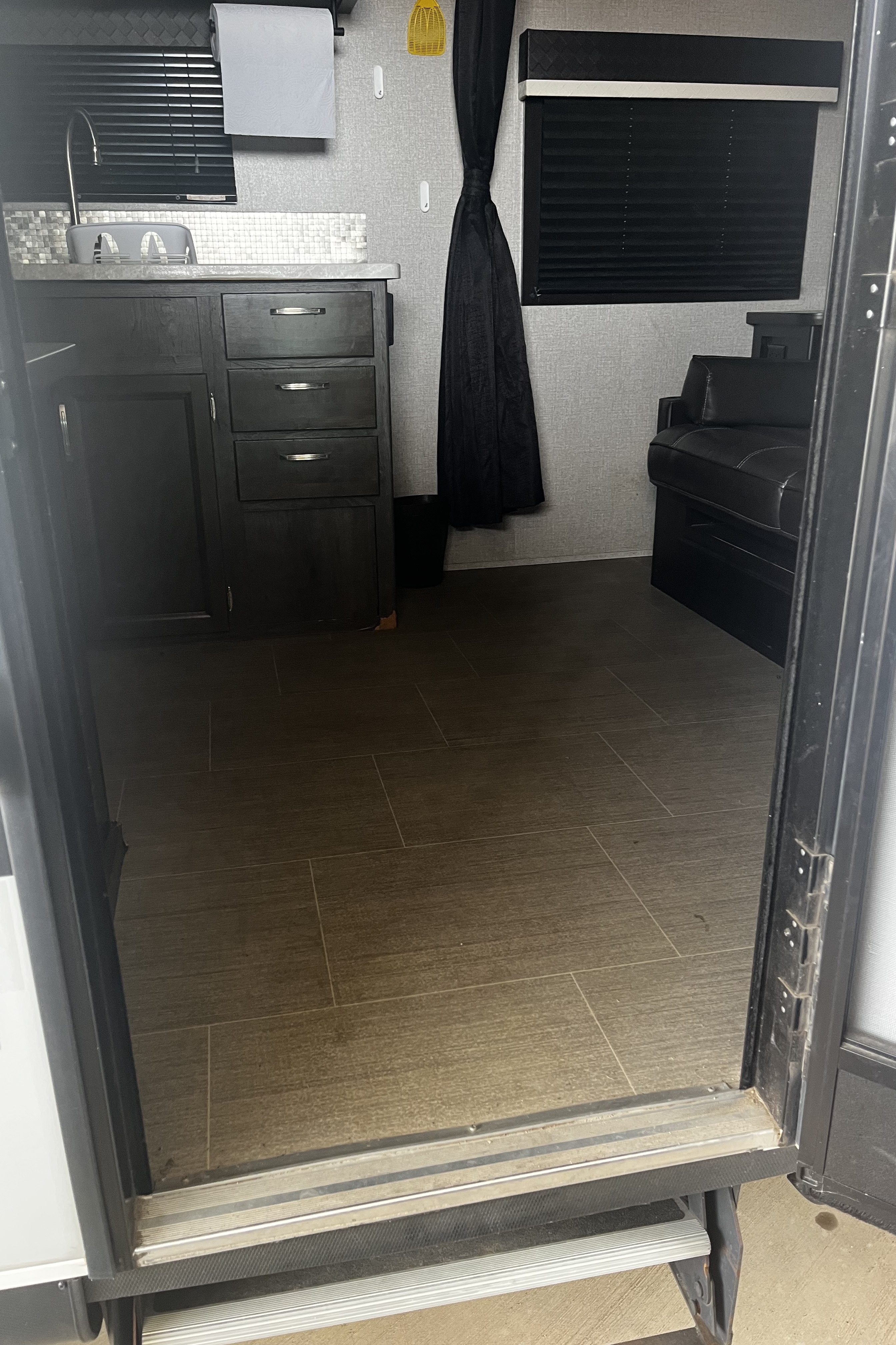Horton Family Jayco Jay Feather 23BHM Travel Trailer