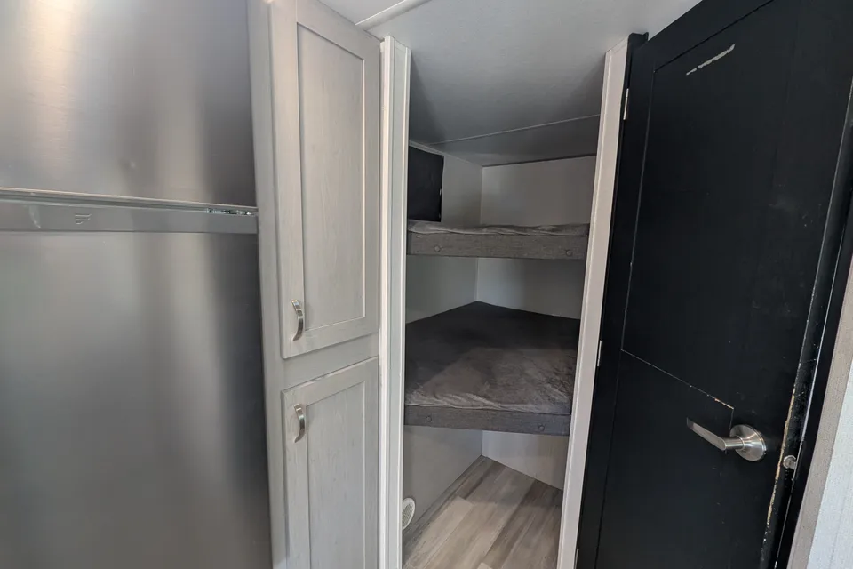 Bolshoi's Prime Time Tracer LE Travel Trailer