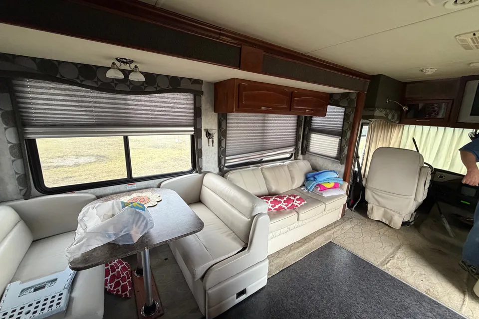Les's Fleetwood pace arrow 35g Class A