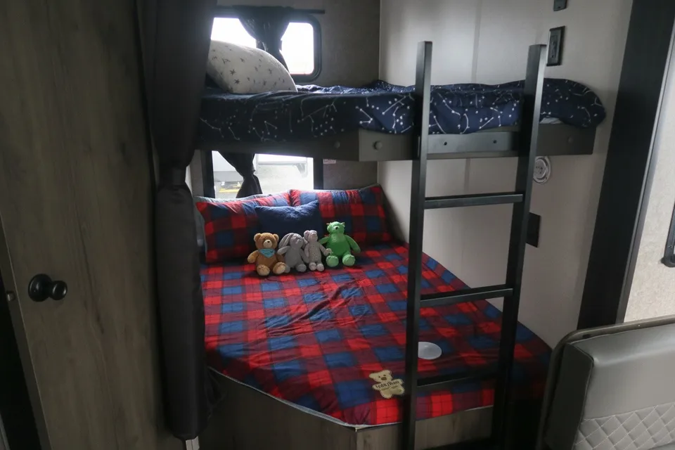 Eric's Highland Ridge RV Open Range 27BHS Travel Trailer