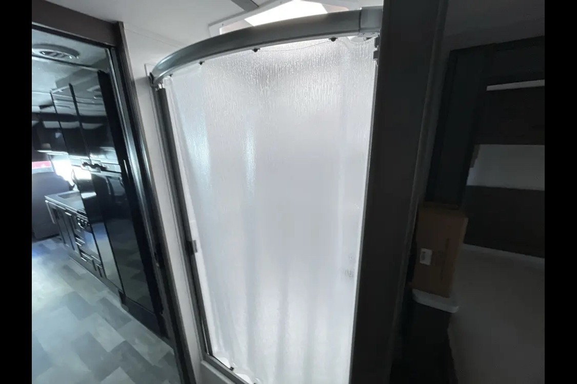 2024 FR3 30DS Luxury Class A | Easy to Drive | Sleeps 6 | Like New
