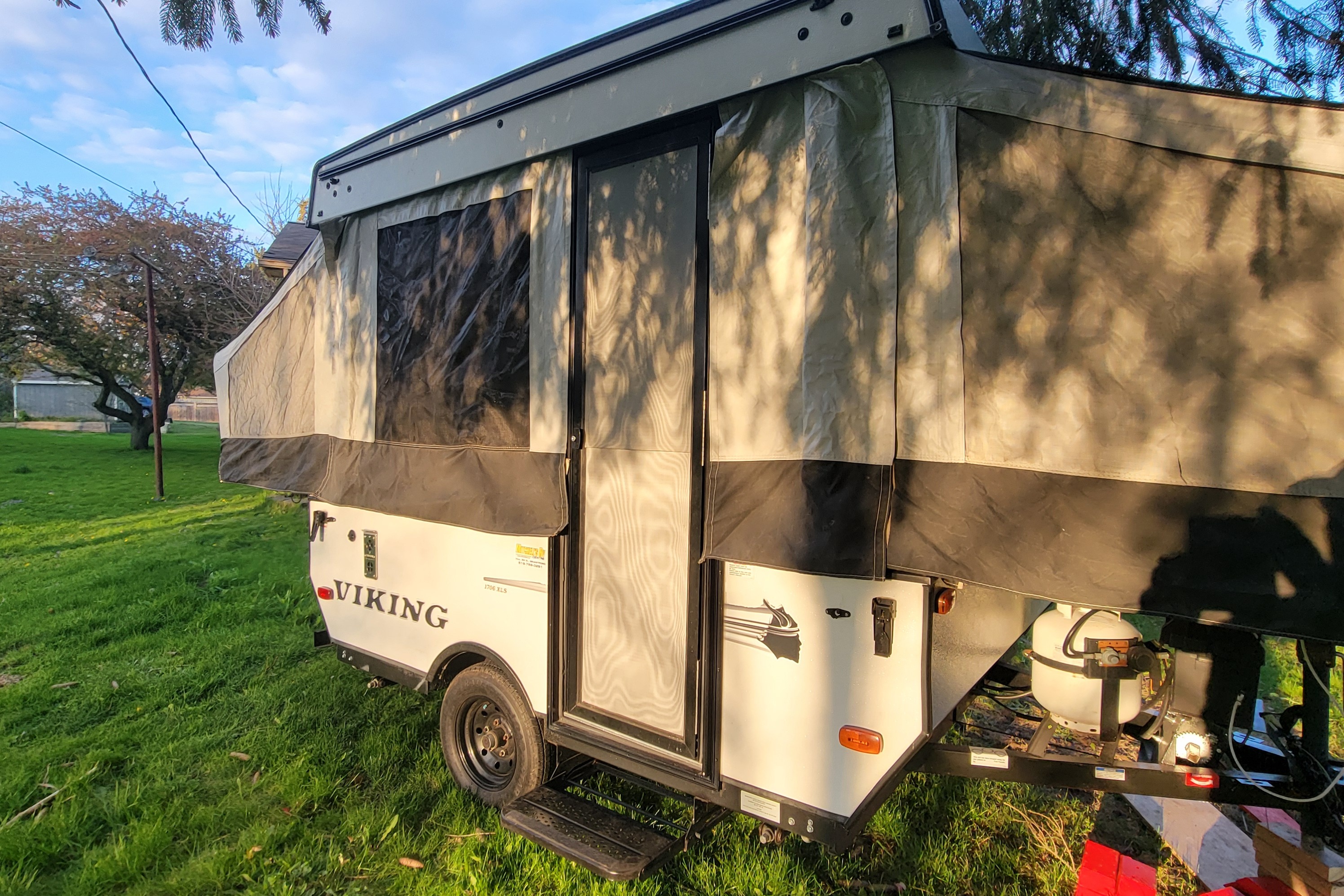 John's Viking Sport Tent Trailer