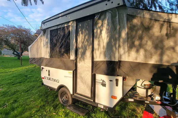 John's Viking Sport Tent Trailer