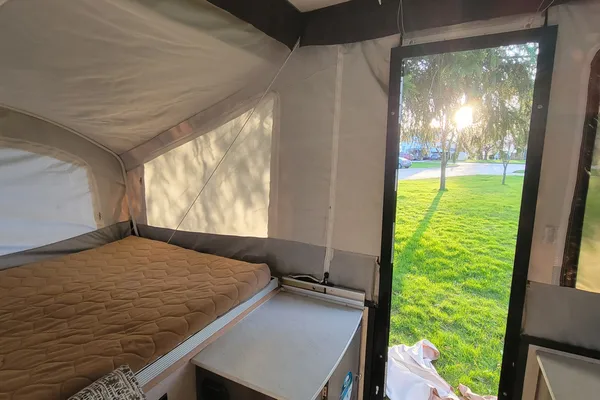 John's Viking Sport Tent Trailer