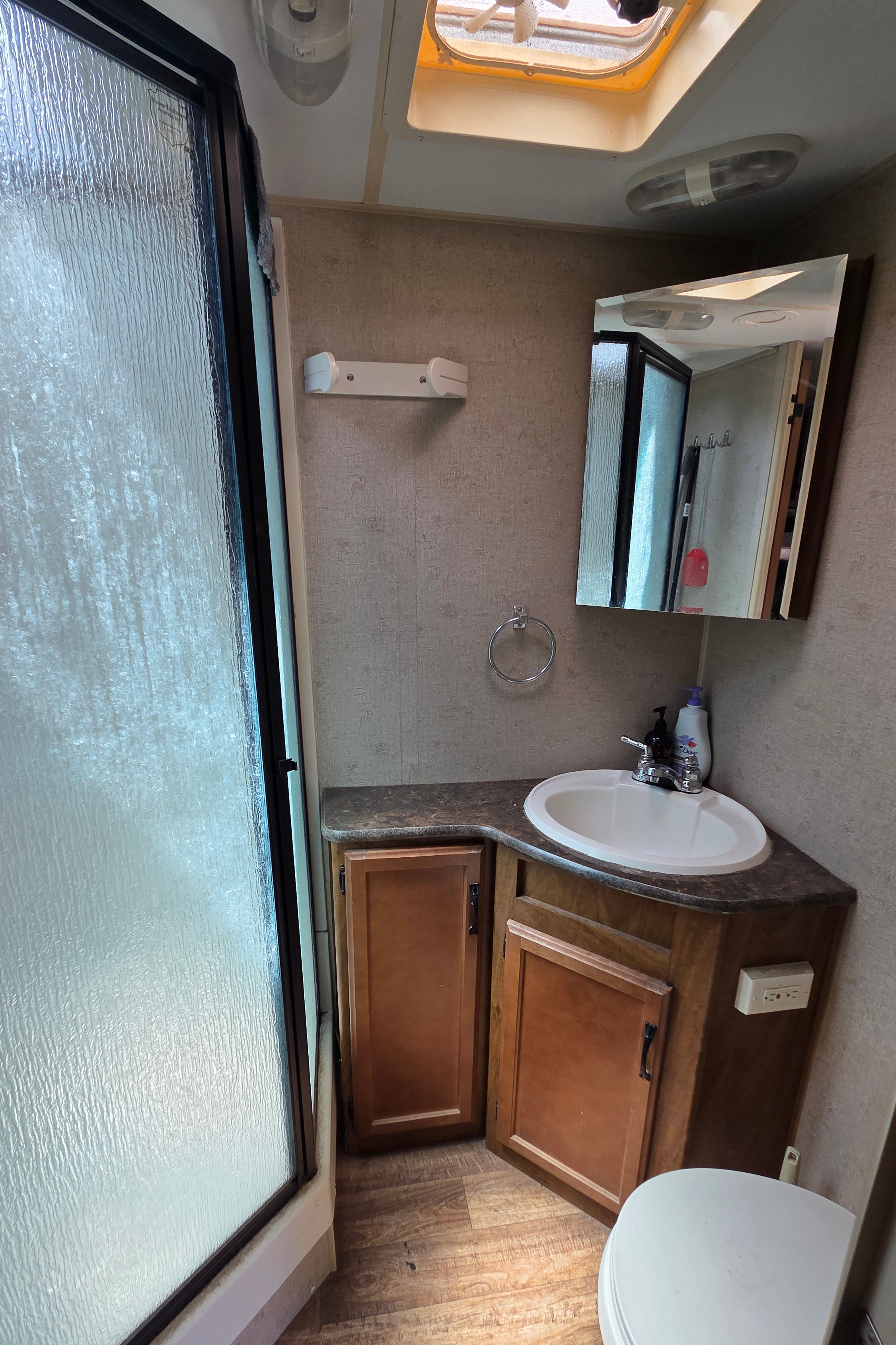 Otoniel's Timber Ridge RV