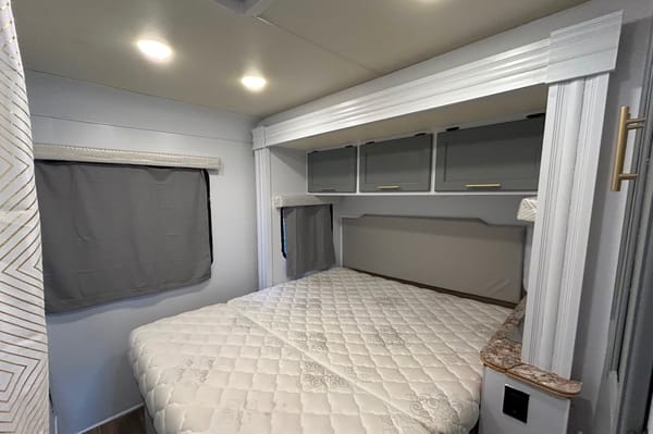 Family Friendly 22' Motorhome