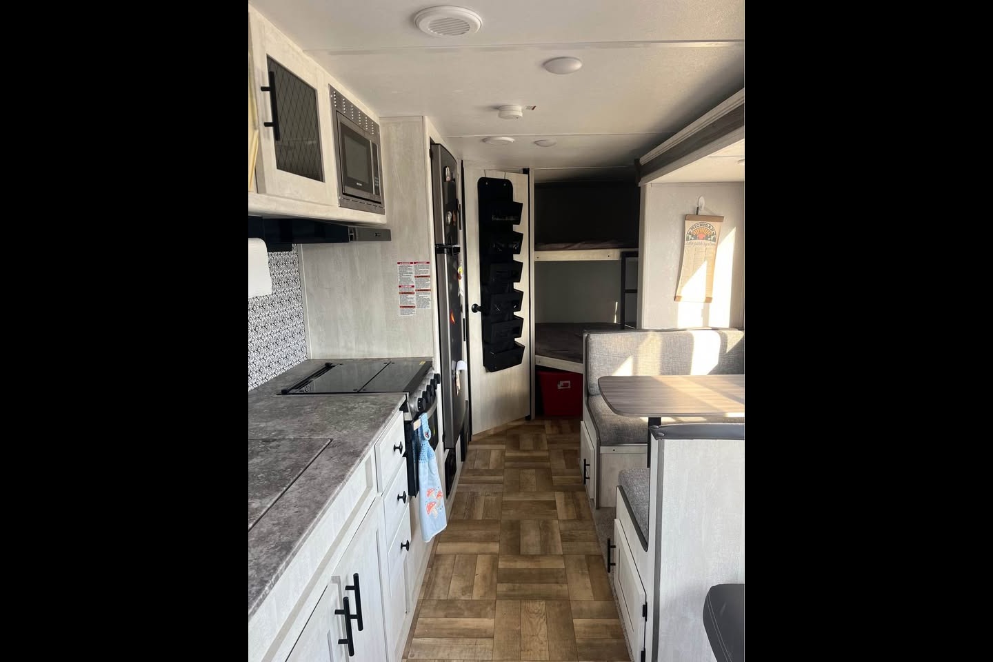 Shasta 26DB Travel Trailer