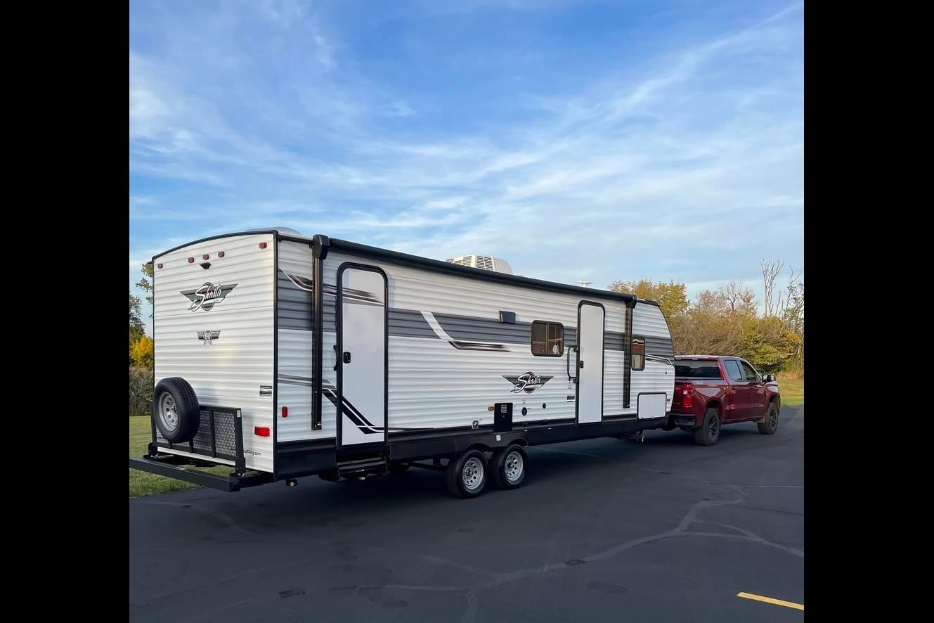Shasta 26DB Travel Trailer