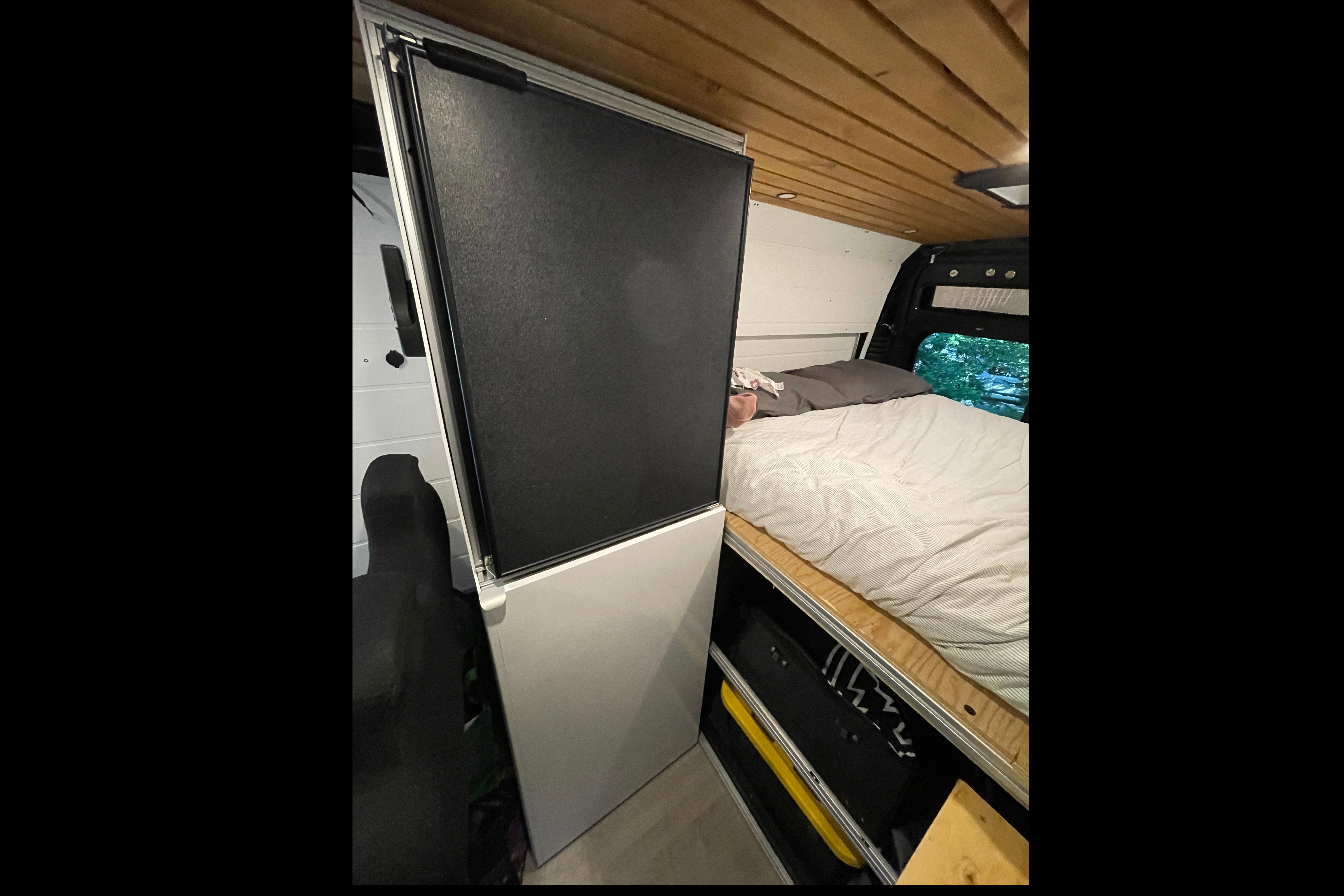 Van-Escapades 22-001 - Promaster 4 places