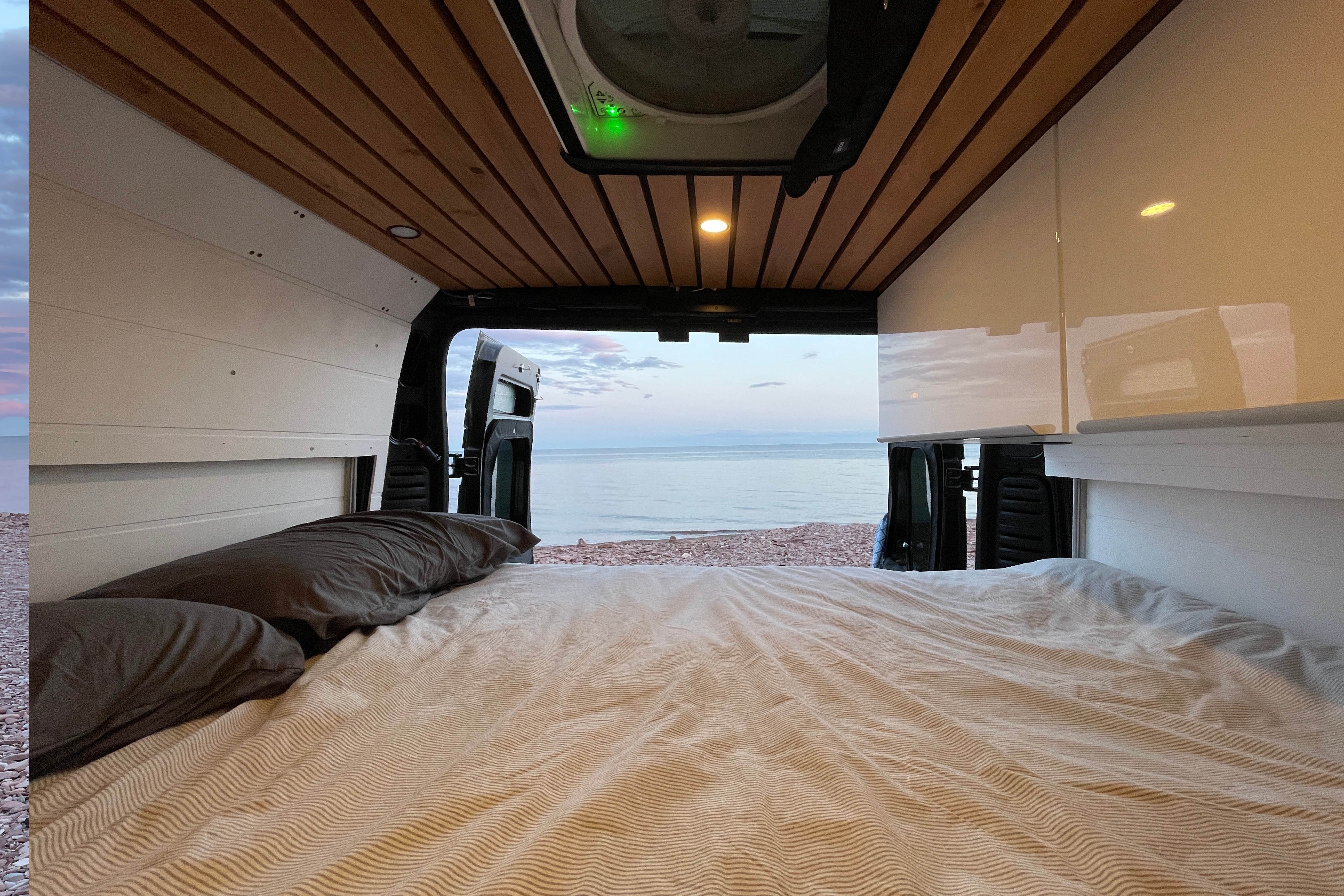 Van-Escapades 22-001 - Promaster 4 places