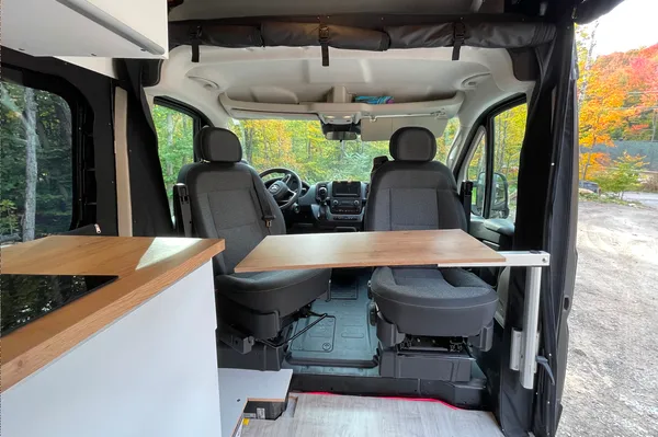Van-Escapades 22-001 - Promaster 4 places