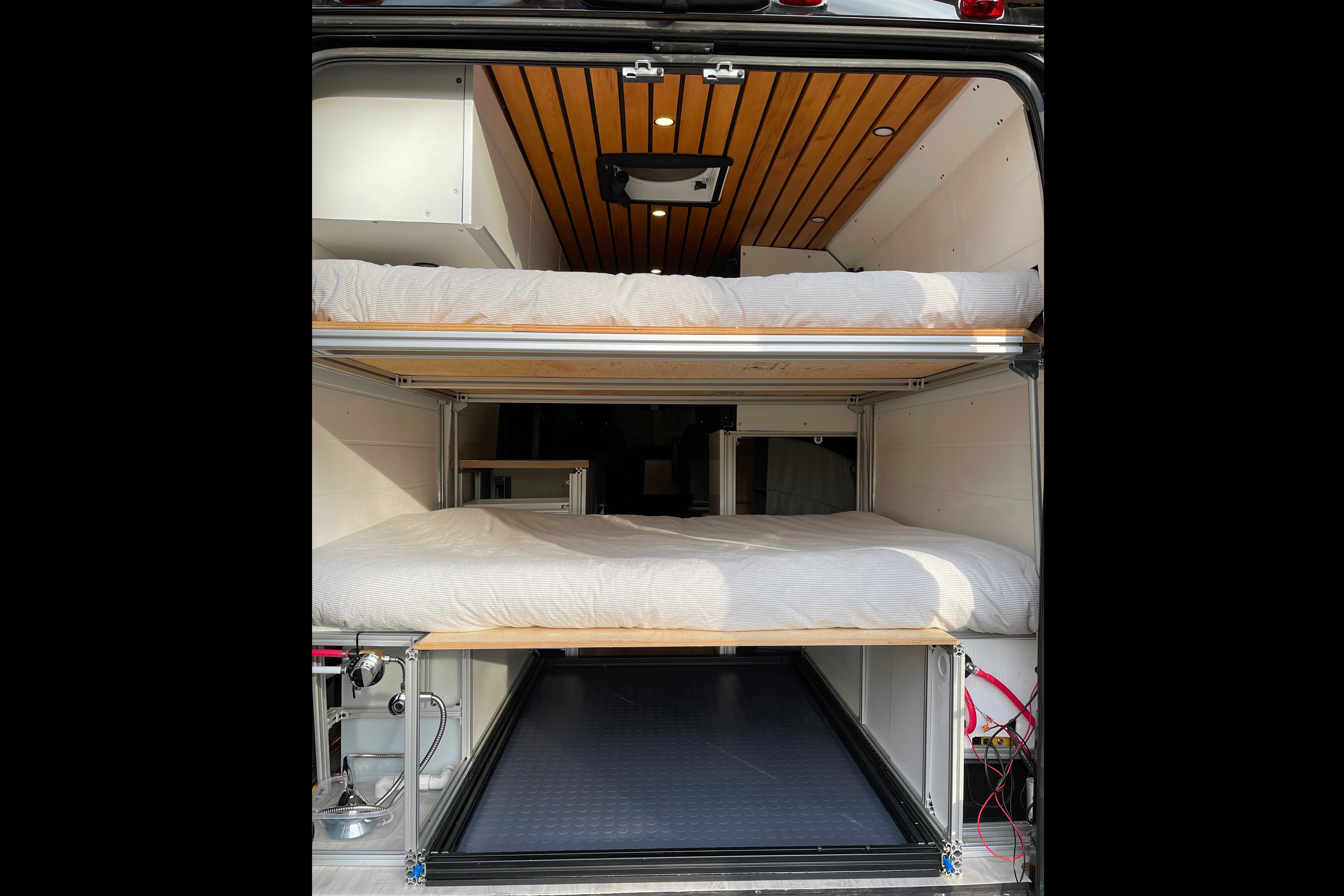 Van-Escapades 22-001 - Promaster 4 places