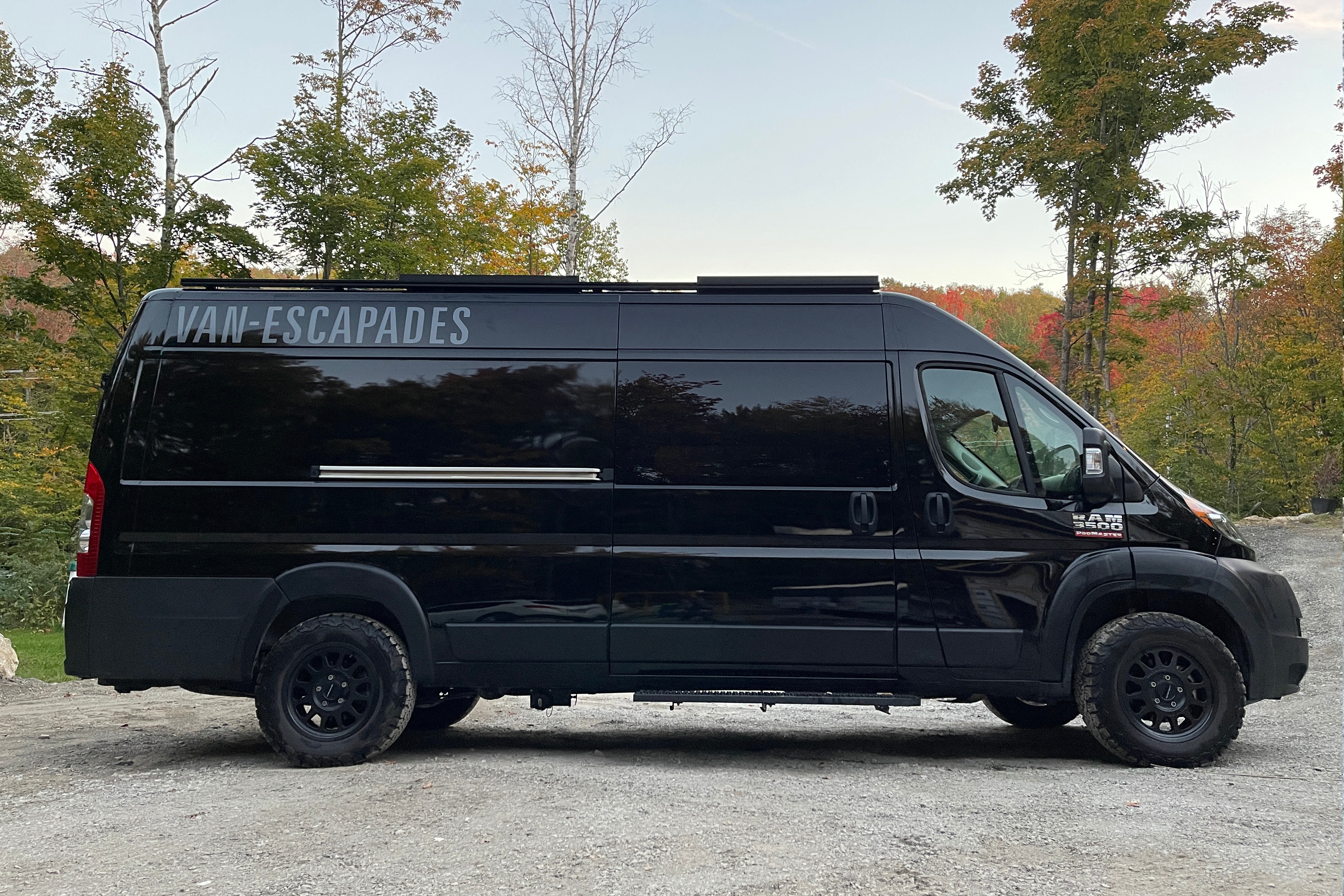 Van-Escapades 22-001 - Promaster 4 places