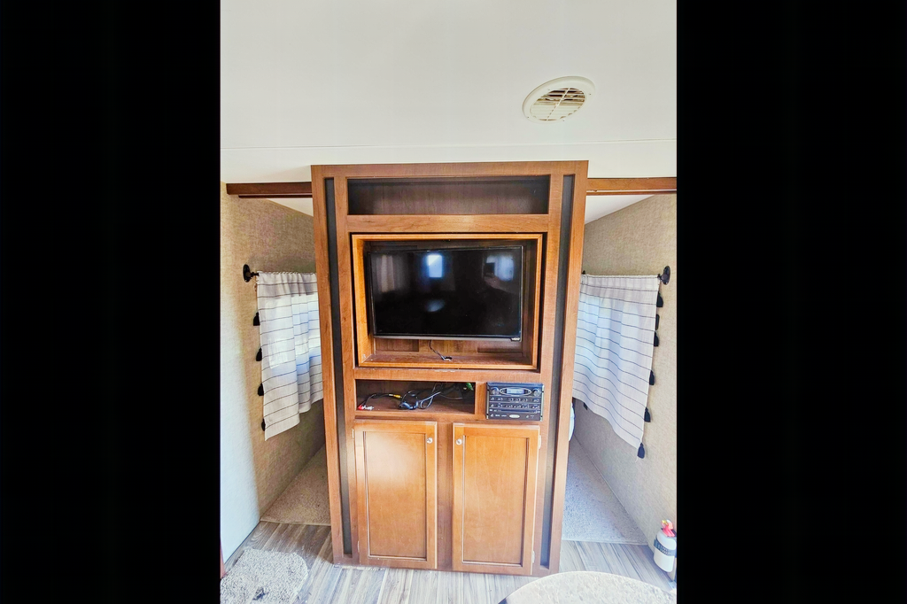 Heartland Prowler 32P BHS Travel Trailer