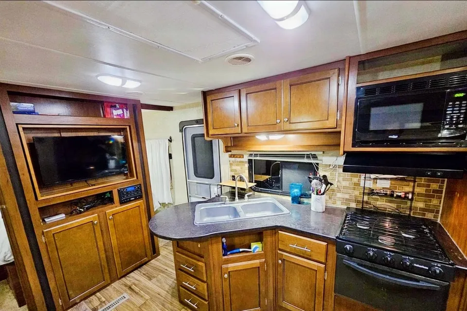 Heartland Prowler 32P BHS Travel Trailer